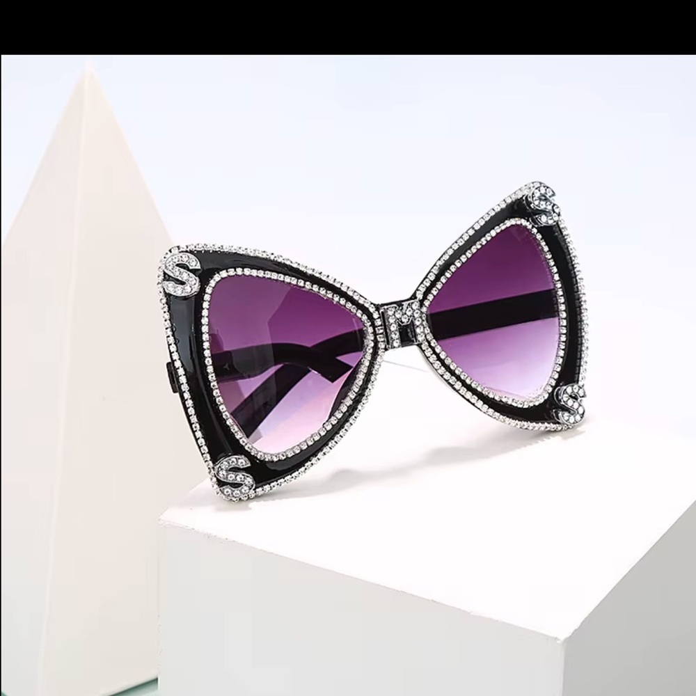 Elegant Black Rhinestone Sunglasses - Picture 6 of 6